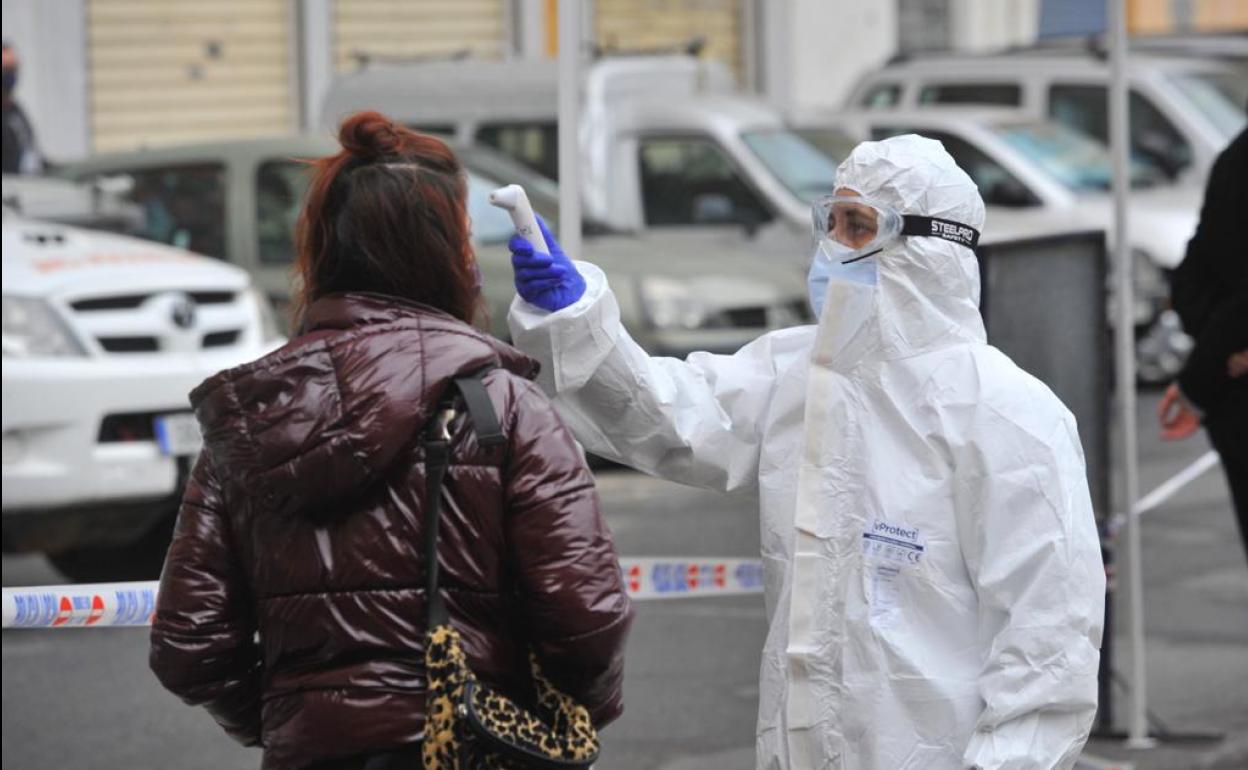 Andalucía sube su tasa hasta 263,7 y registra más de 2.000 casos de coronavirus y once muertos