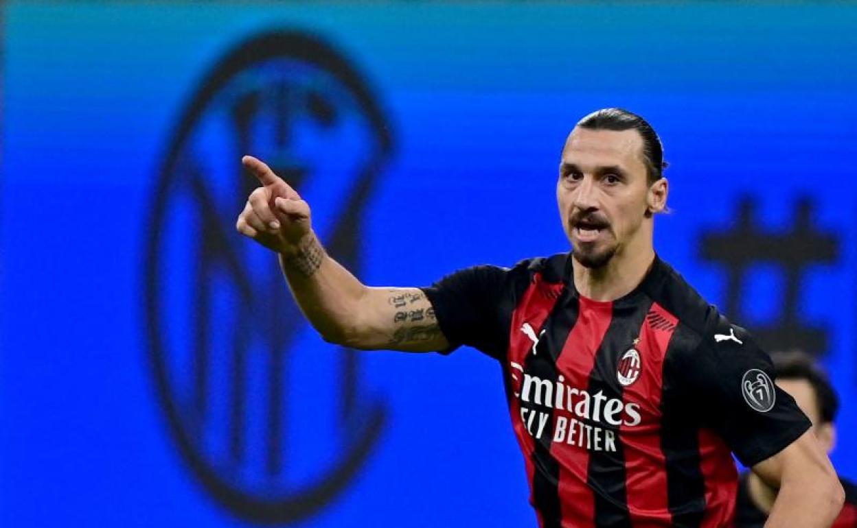 Zlatan Ibrahimovic, con la camiseta del Milan. 