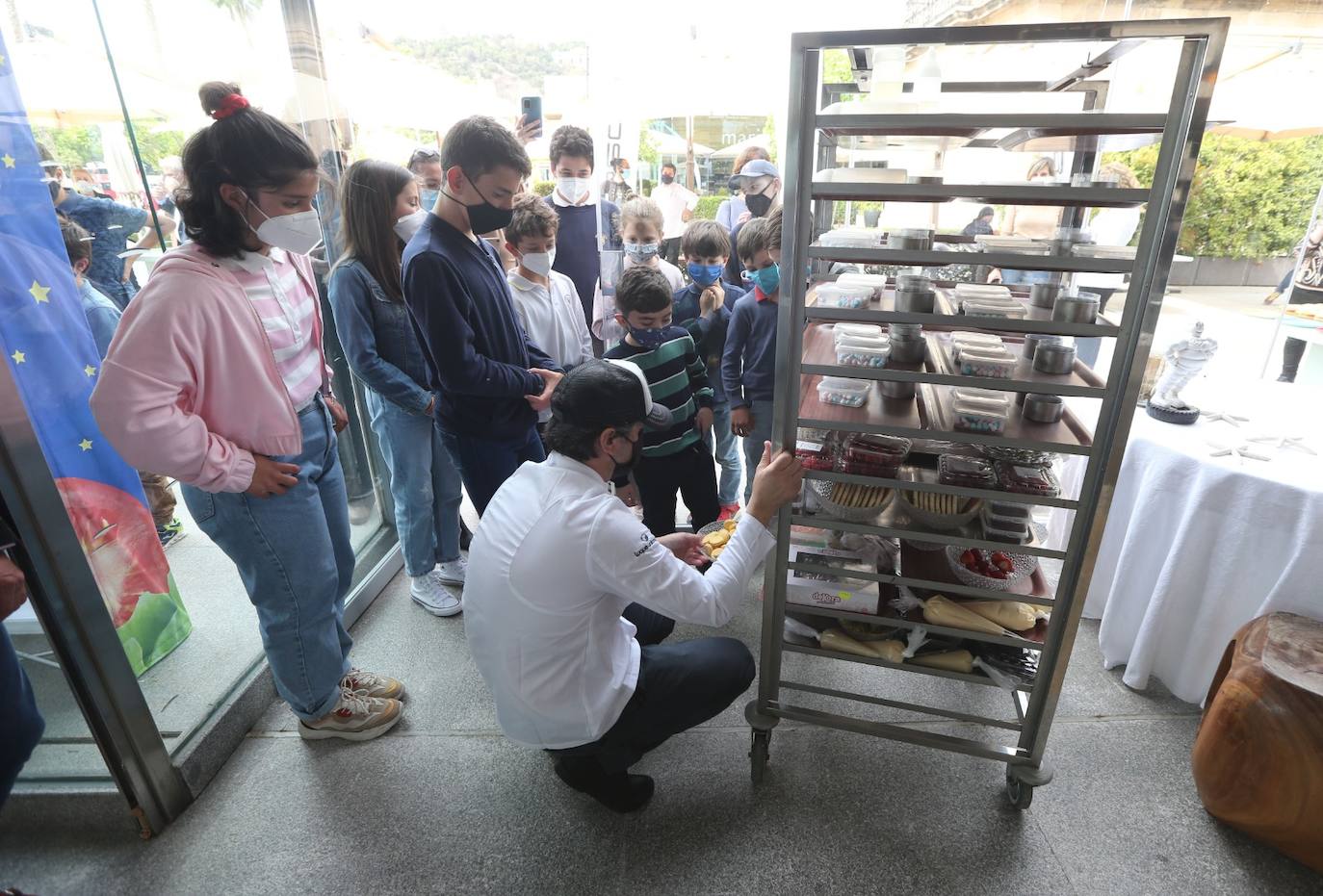 El taller se desarrolló en la terraza del Restaurante José Carlos García, en el Muelle Uno 