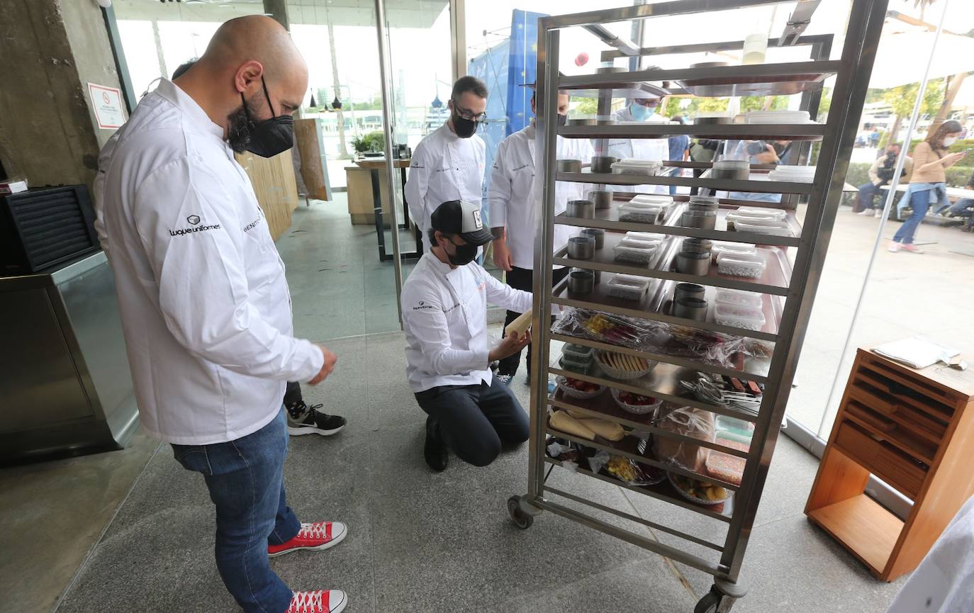 El taller se desarrolló en la terraza del Restaurante José Carlos García, en el Muelle Uno 