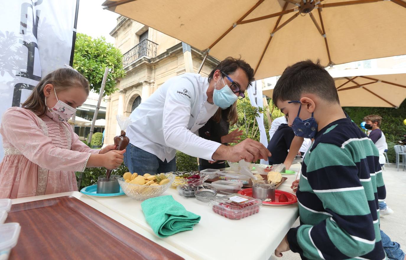 El taller se desarrolló en la terraza del Restaurante José Carlos García, en el Muelle Uno 