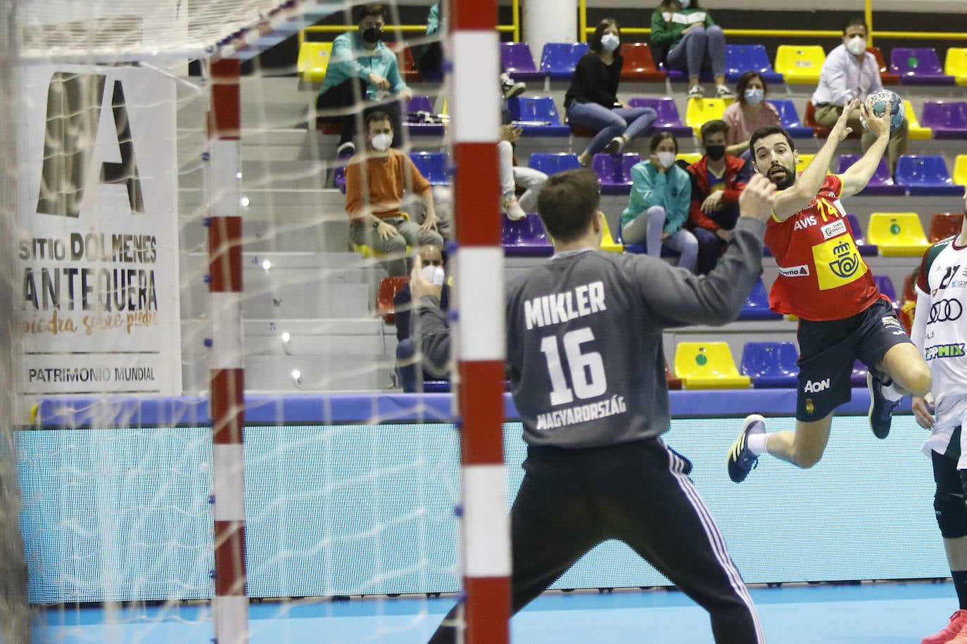 El partido terminó 28-30 a favor de Hungría 