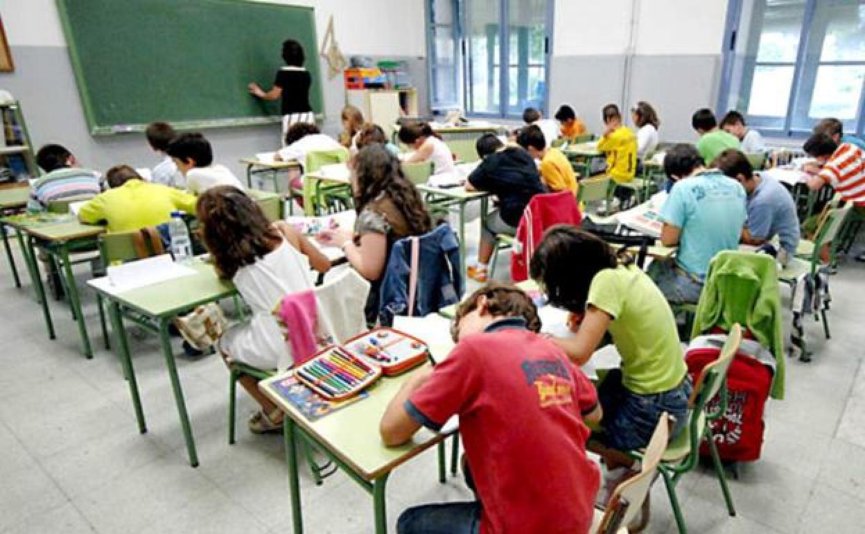 El Consejo Andaluz de Participación de la Mujer rechaza el pin parental por ser una amenaza y un veto a la educación integral