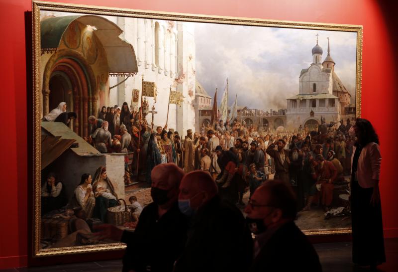 La filial de Tabacalera estrena tres montajes: 'Guerra y Paz', 'Las Marinas de Aizanovsky' y 'Tolstoi'