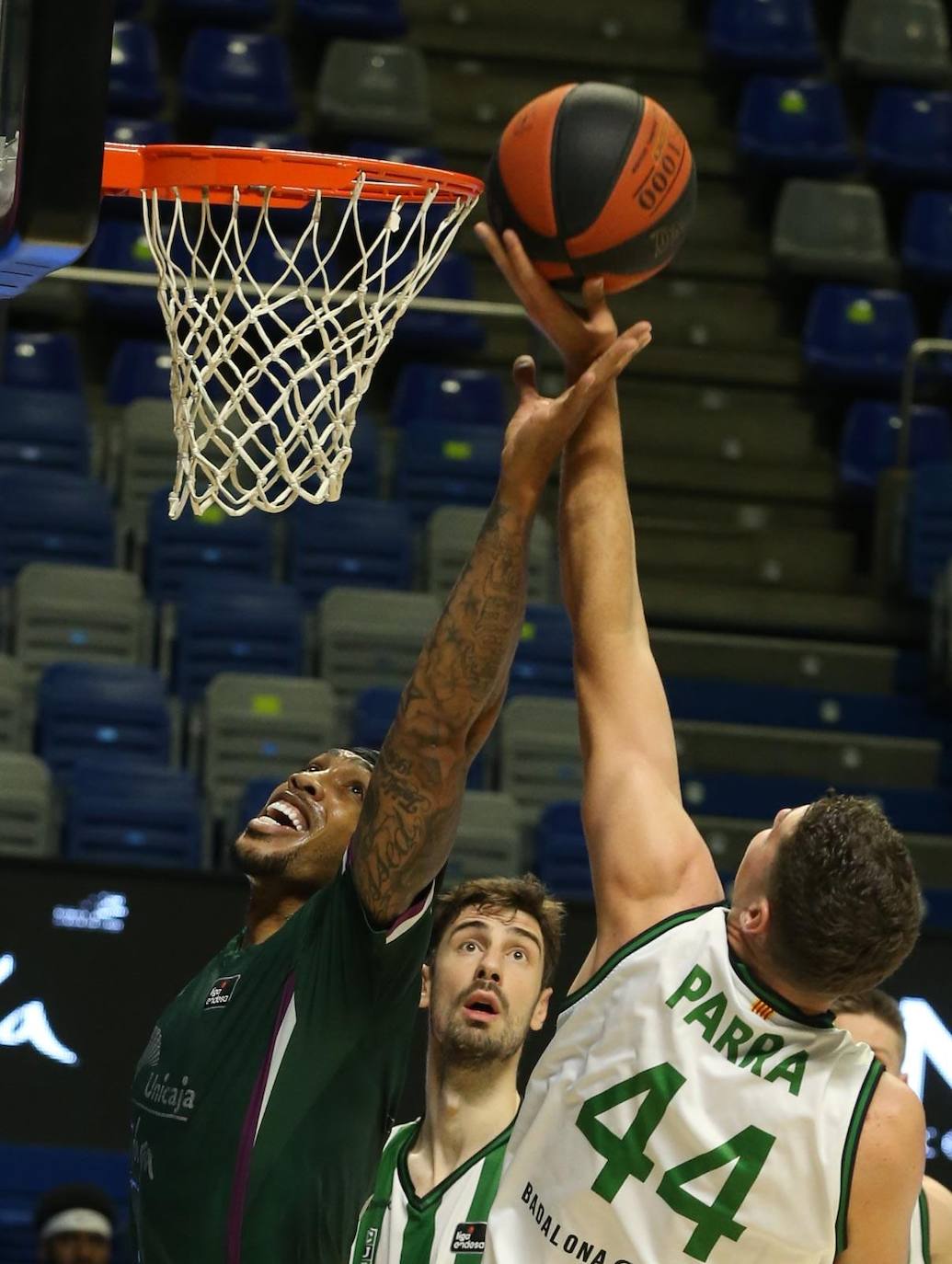 El Unicaja recibió al conjunto de Badalona en el Martín Carpena 