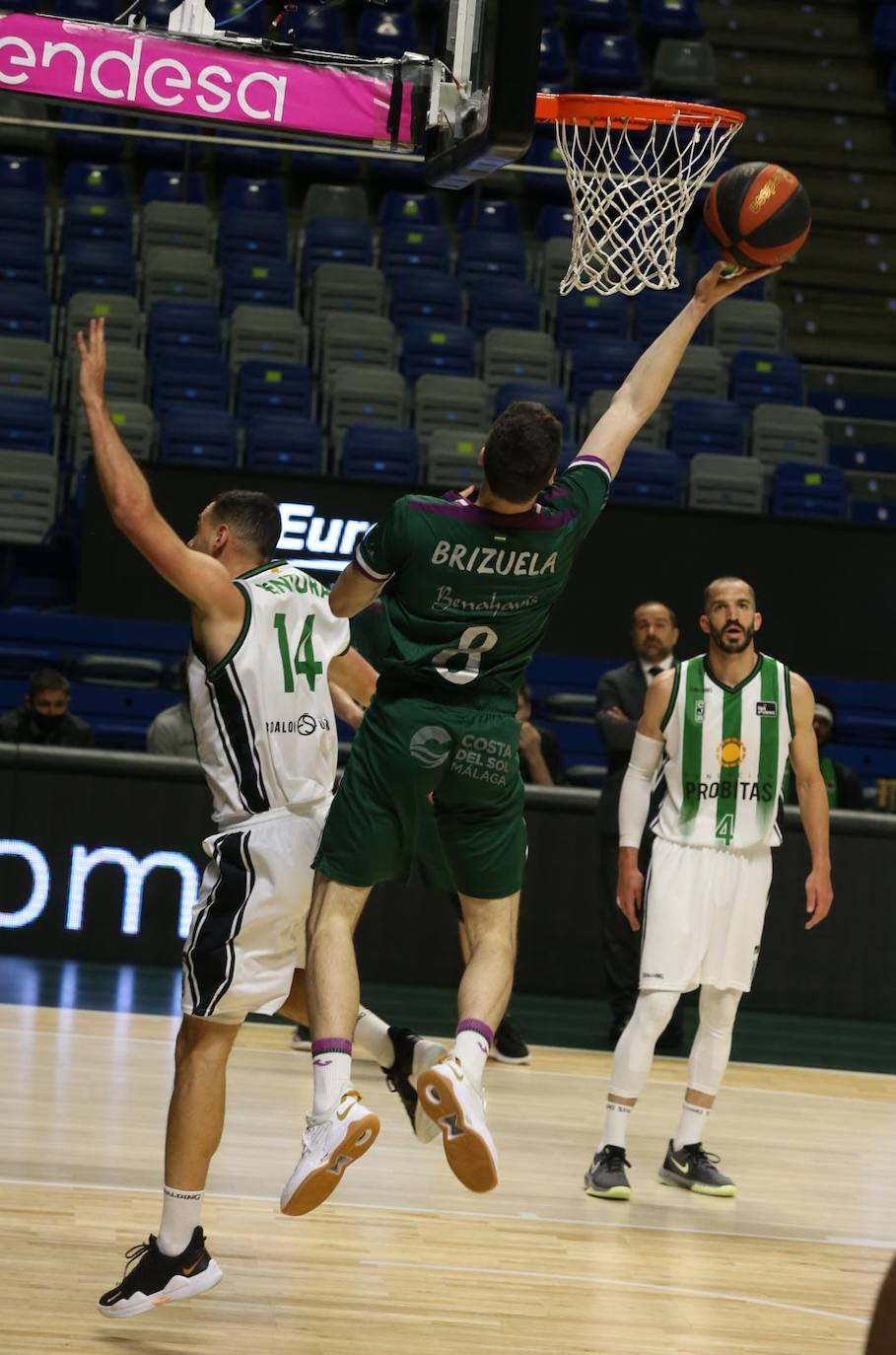 El Unicaja recibió al conjunto de Badalona en el Martín Carpena 