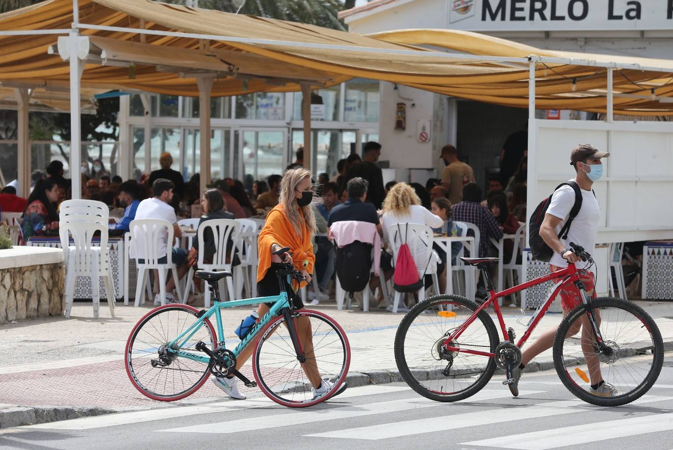 Gran ambiente en los bares y restaurantes de Málaga 