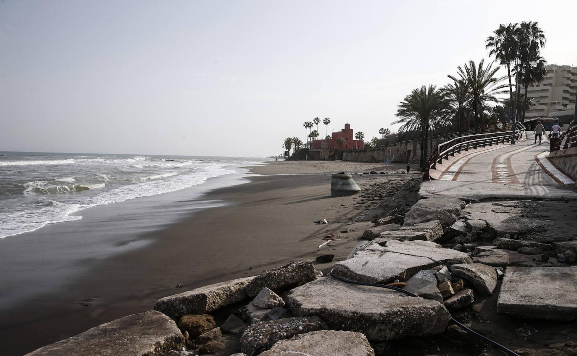 La playa de Santa Ana, en Benalmádena, tras el temporal de Levante del pasado fin de semana. 