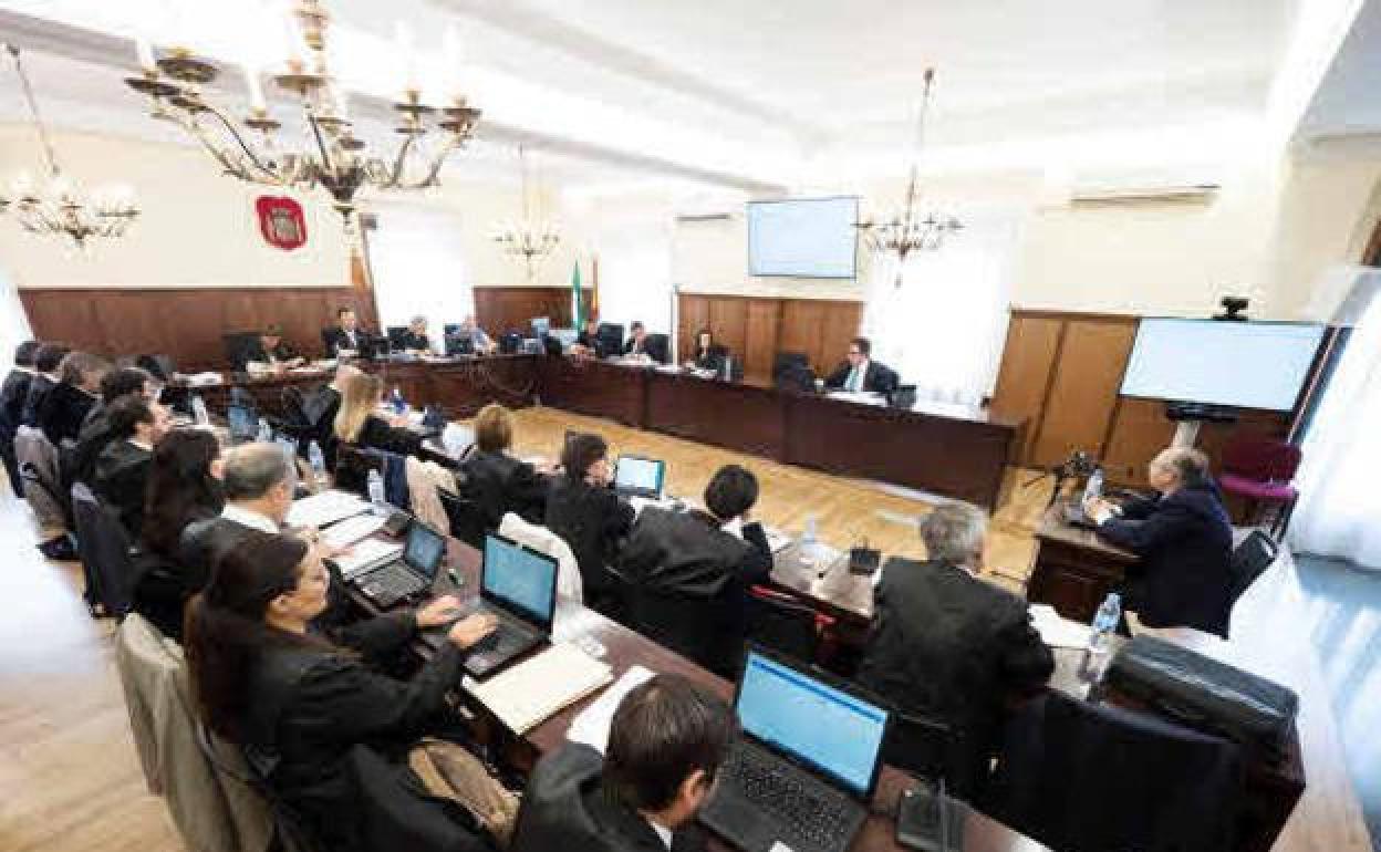 El Supremo ratifica que el juez Vilaplana instruya las causas de los ERE pendientes