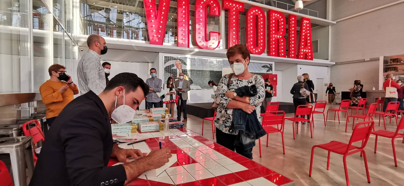 El escritor Javier Castillo, en el Aula de Cultura de SUR. 