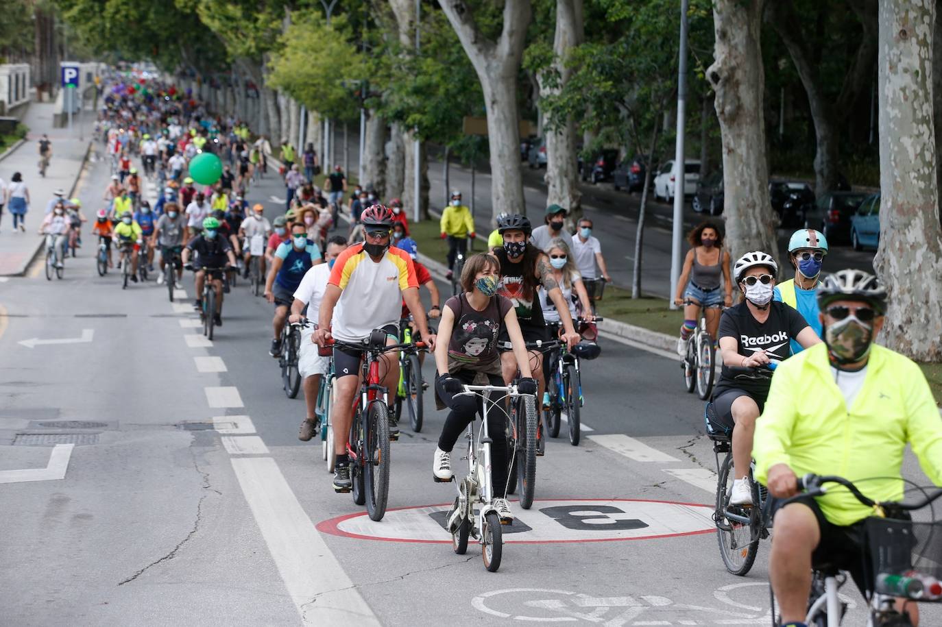 Ruedas Redondas ha celebrado este domingo la segunda 'bicifestación'. 