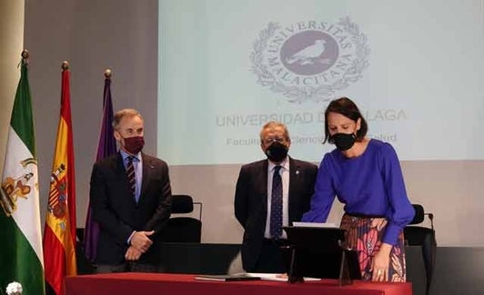 La decana, Noelia Moreno, durante su toma de posesión. 