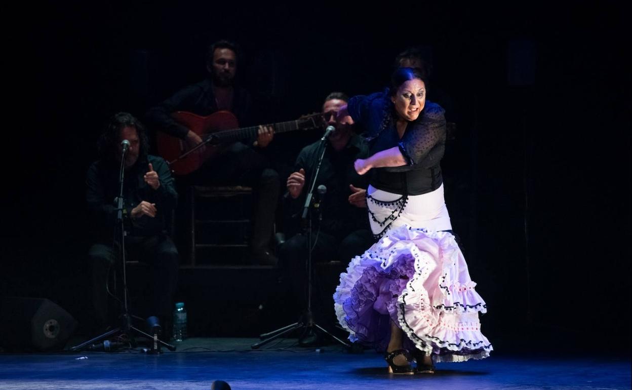 La bailaora, junto con su compañía, presentó su último espectáculo, 'Épicus', en las tablas del Teatro del Soho. 