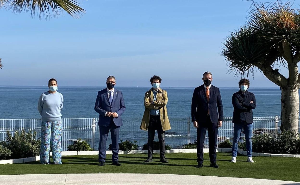 Los jueces de MasterChef, junto a Salado y Maldonado en Mijas. 