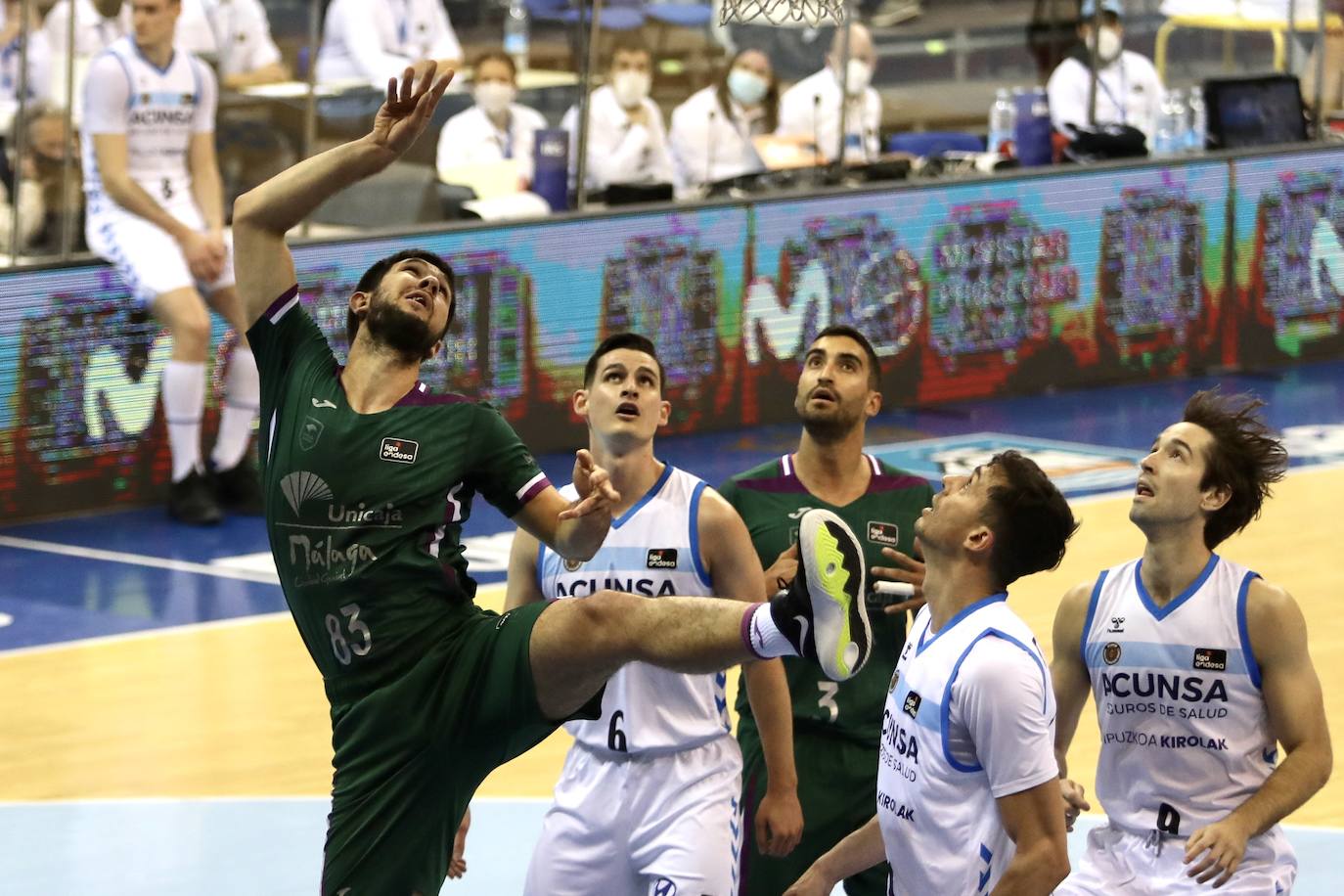 El Unicaja no hizo un buen partido, pero logró ganar en San Sebastián 