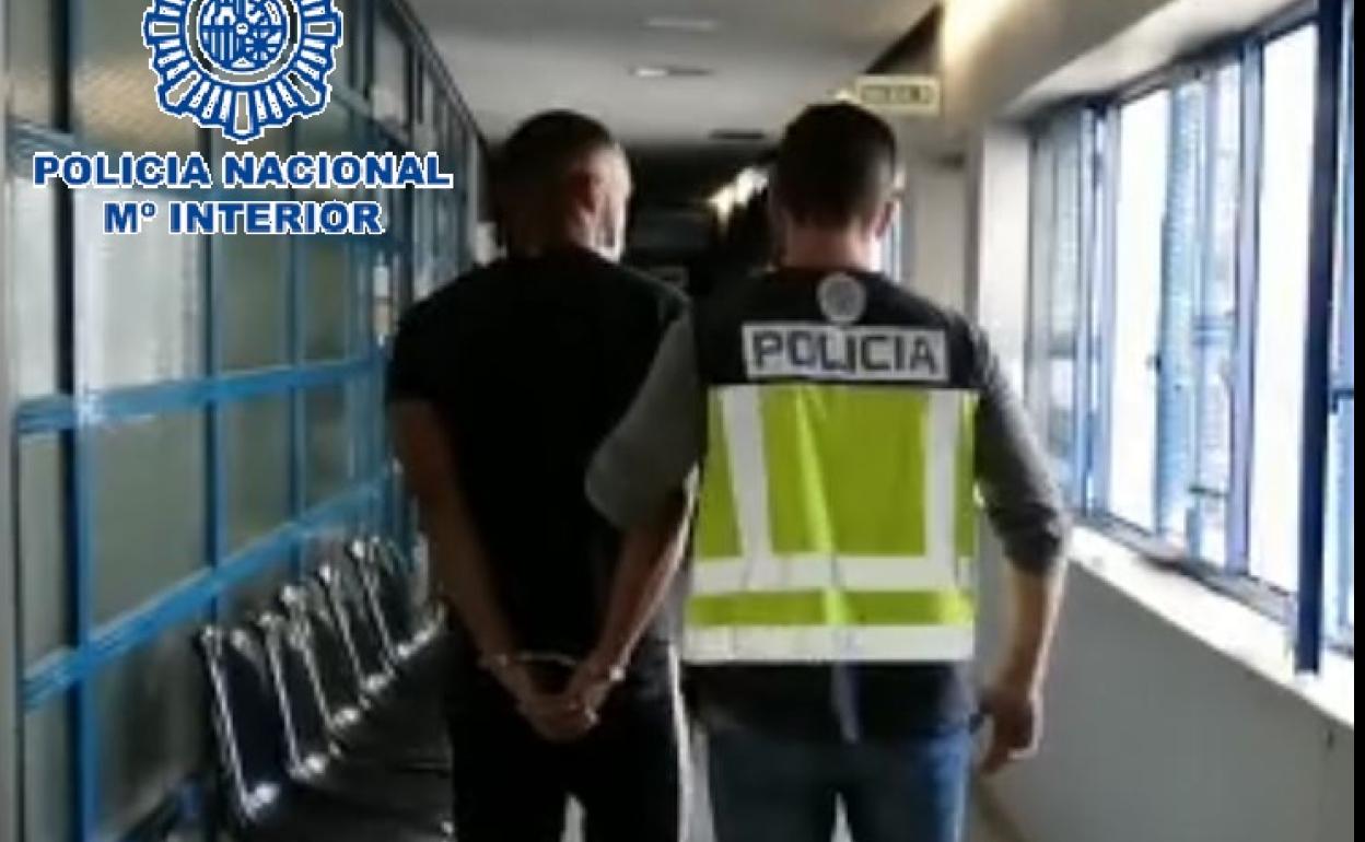 Detenido el joven que le dio una paliza a otro y lo tiró al agua en el Puerto Deportivo de Marbella
