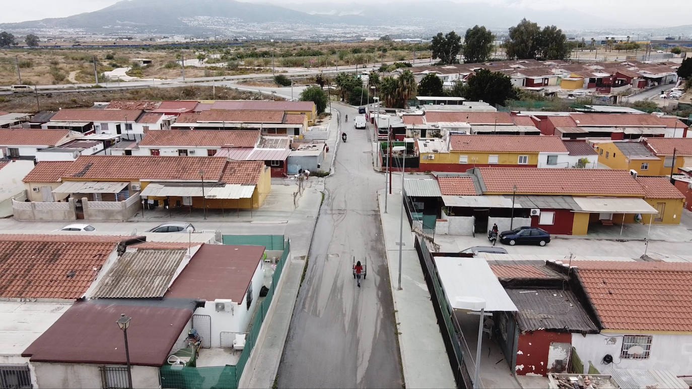 Fotos: Dos proyectos artísticos se fijan en la barriada malagueña de Los Asperones