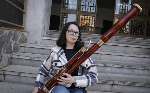 Pilar ya ha terminado Educación Primaria y continúa sus estudios de Fagot. 