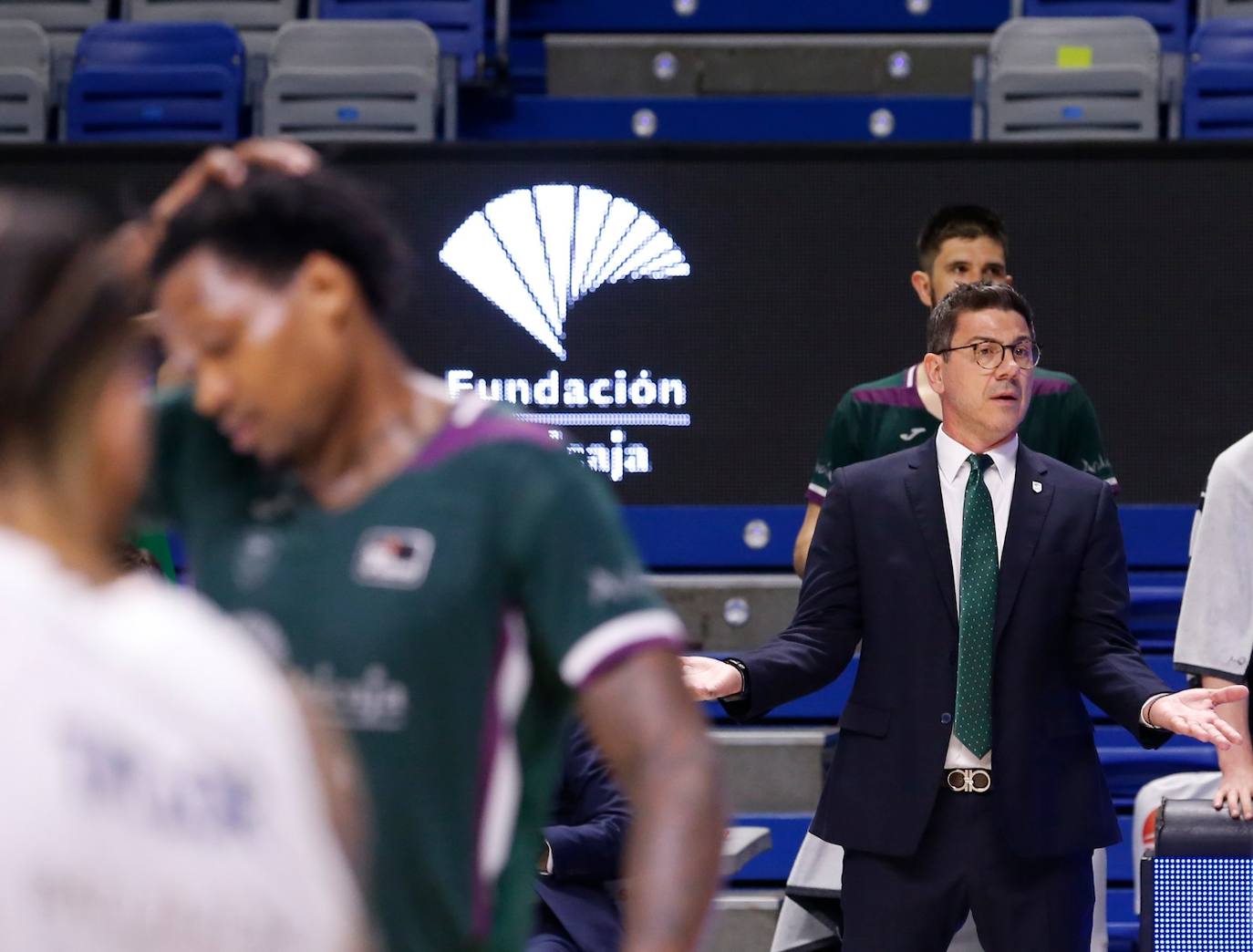 El Unicaja dijo adiós a la temporada tras perder por 90-96 ante el Real Madrid 