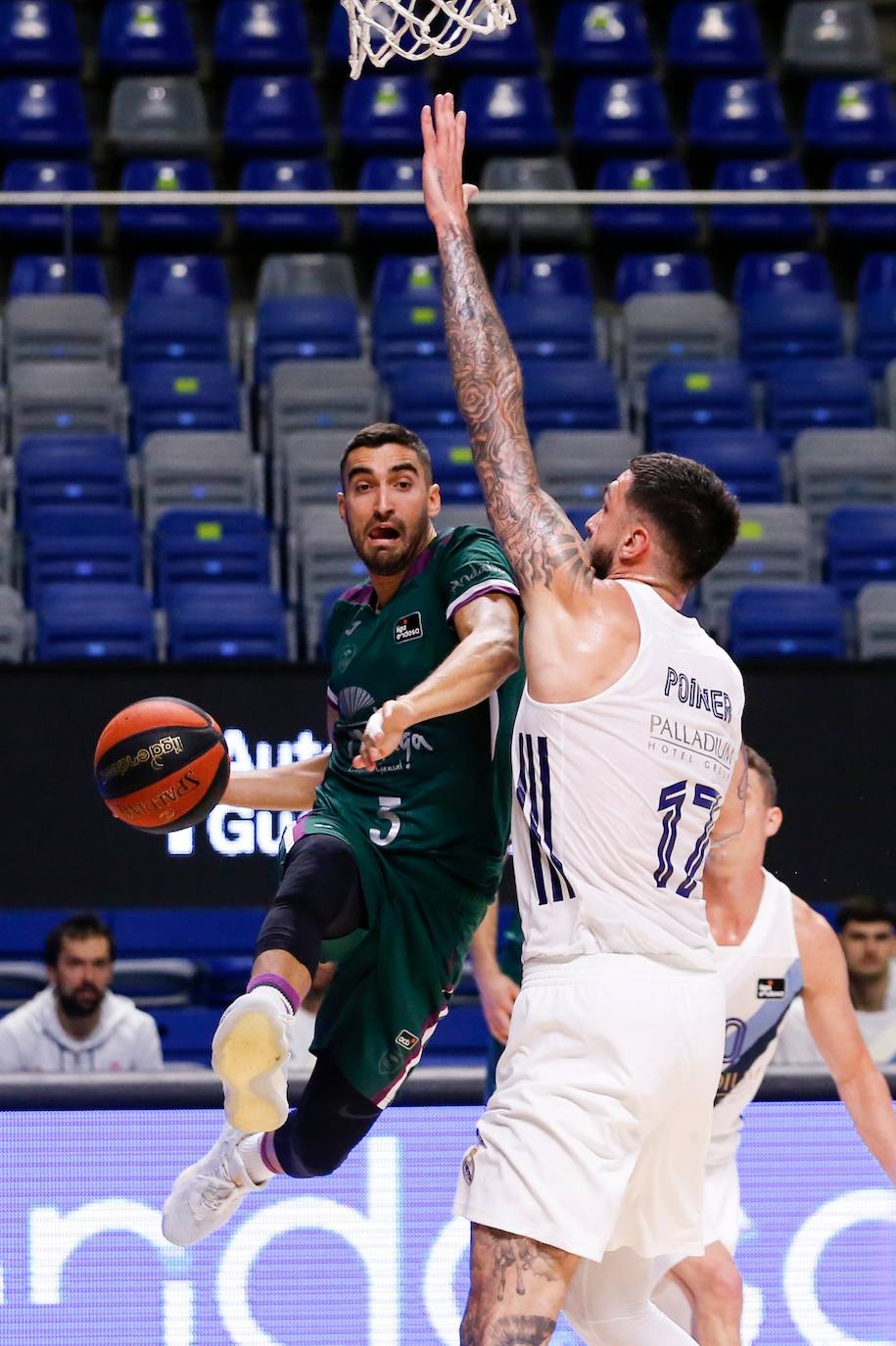 El Unicaja se despide de la Liga regular en el Palacio de los Deportes de Málaga 