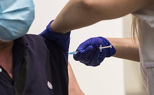 Más de 1,4 millones de andaluces cuentan ya con la pauta completa de la vacuna contra el coronavirus