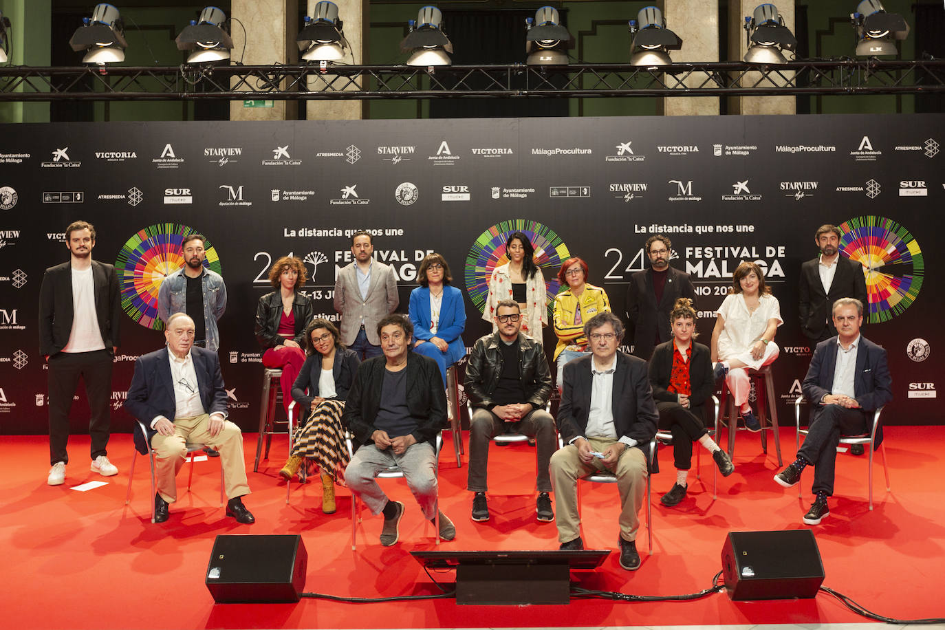 Los protagonistas de las películas seleccionadas posan en el Círculo de Bellas Artes como antesala del photocall malagueño