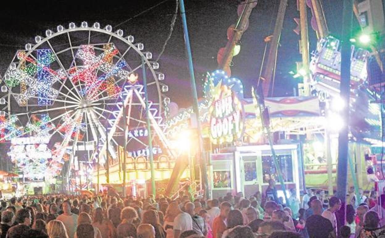 Feria de Málaga: Ninguna de las empresas que optan a montar atracciones de feria en Málaga cumple los requisitos