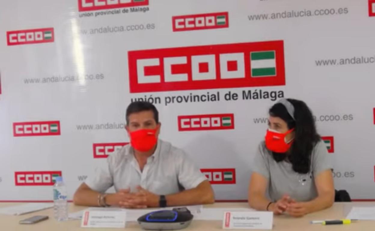 Santiago Ramírez y Yolanda Gamero, en la sede de Comisiones Obreras de Málaga. 