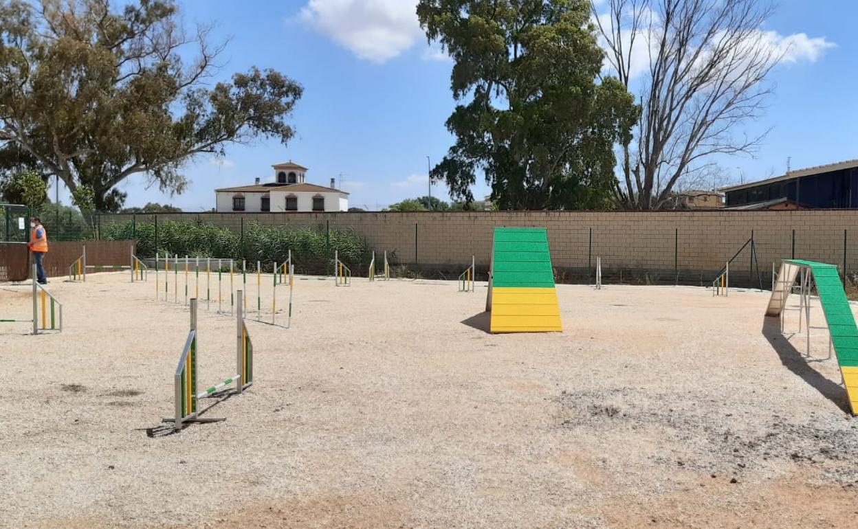Área de recreo canino en Campillos.