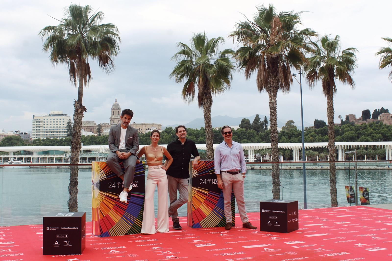 Photocall de la pelicula 'Amalgama', de Carlos Cuarón, con la actriz Stephanie Cayo y los actrores Miguel Rodarte y Tony Dalton.