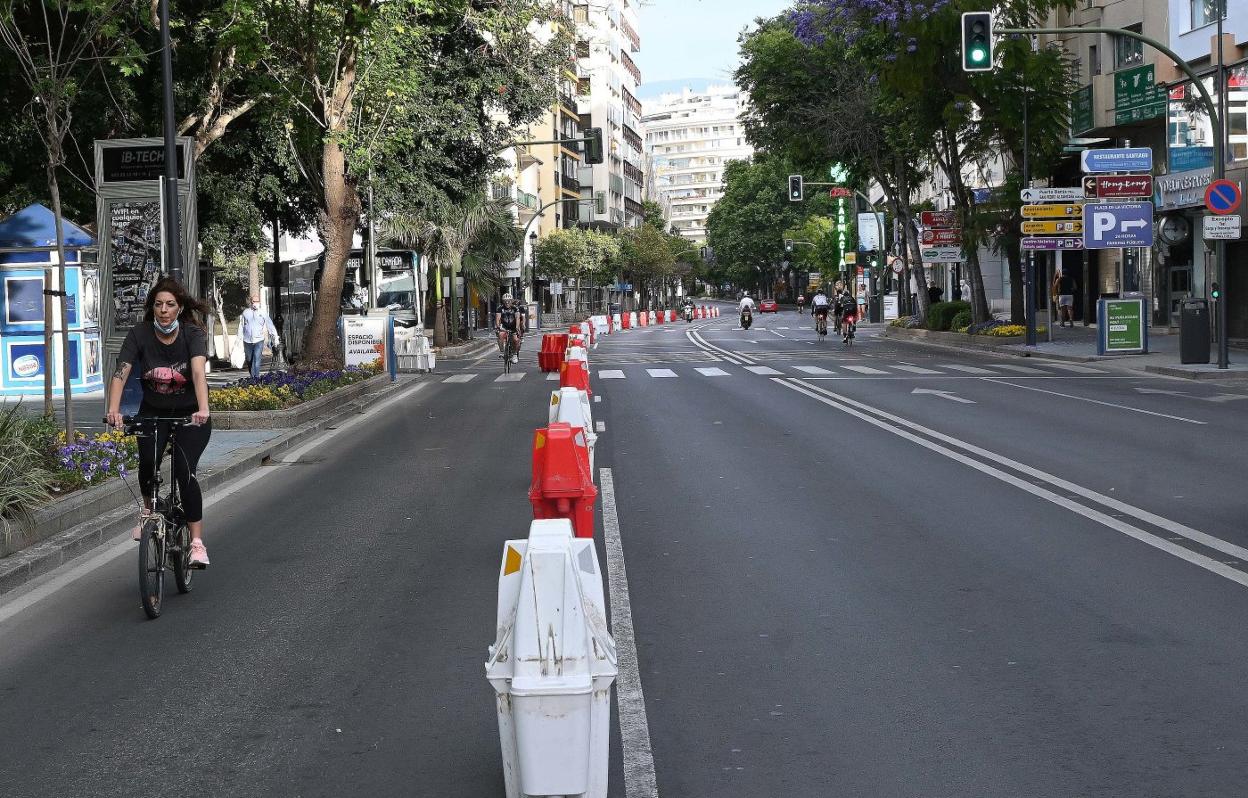 Carriles bici en la avenida Ricardo Soriano en Marbella