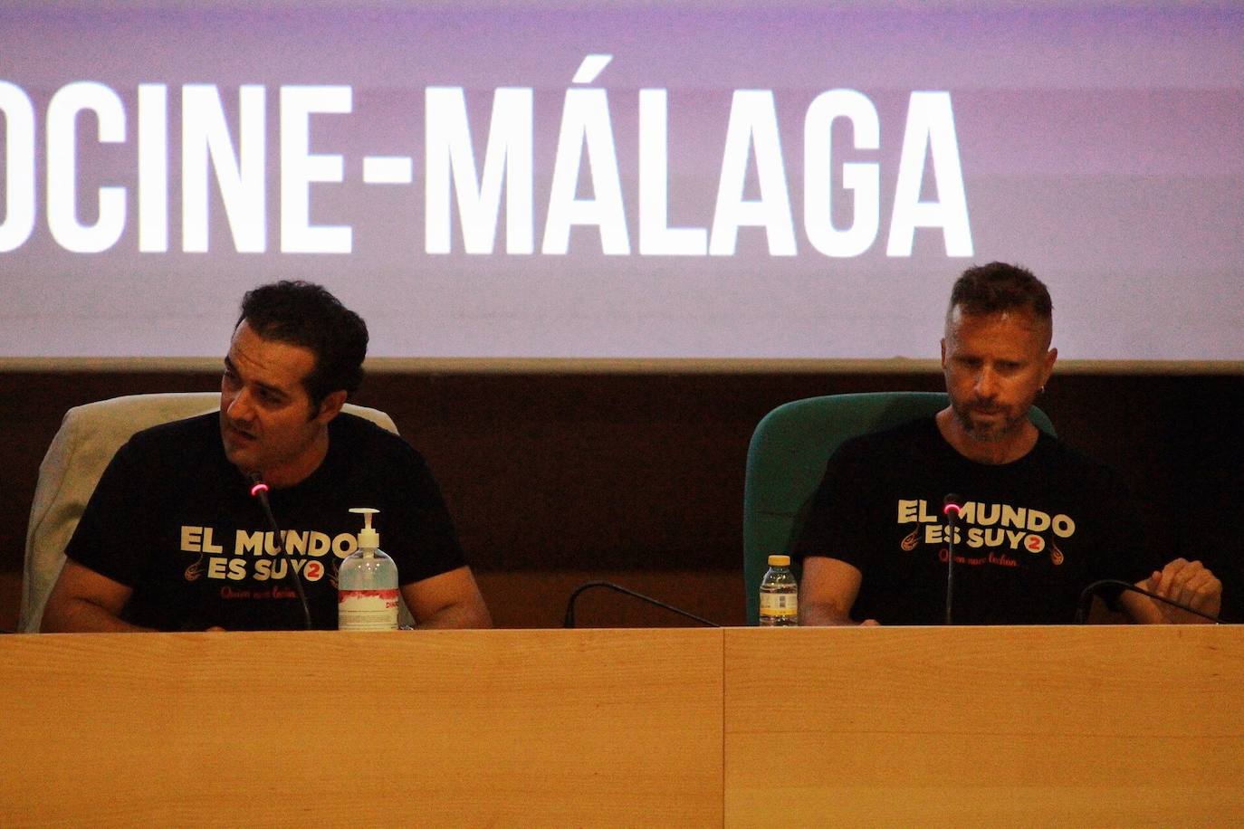 Alfonso Sánchez y Alberto López presentaron en el Rectorado de la UMA la segunda parte de ‘El mundo es suyo’.