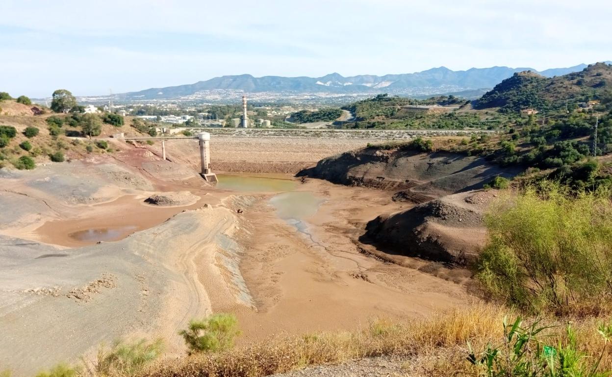 La presa de El Tomillar se seca por unas obras