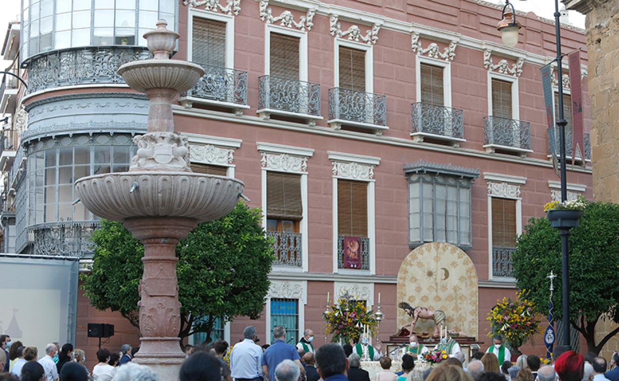 La misa se celebró en la Plaza de San Sebastián en la tarde del sábado 12 de junio