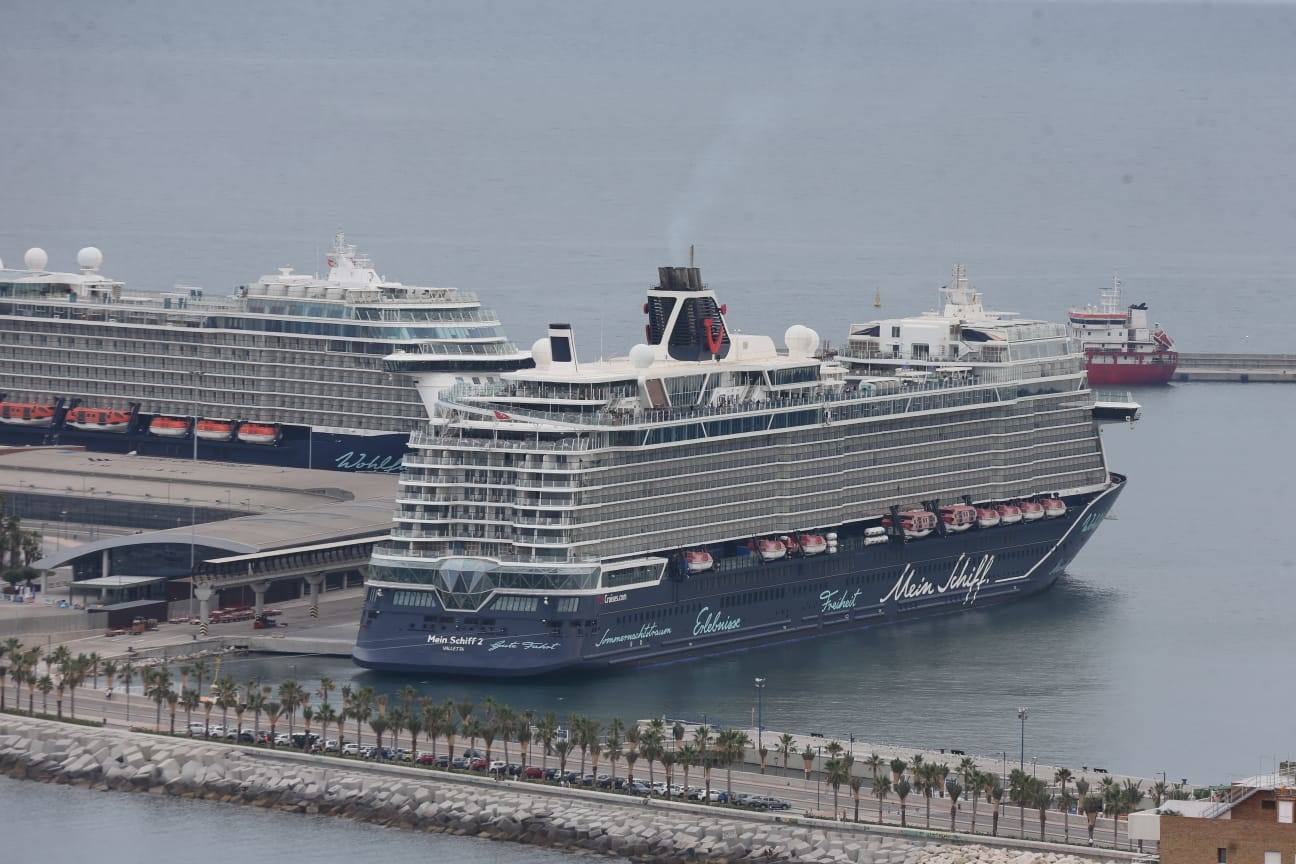 Panorámica de los cruceros desde Gibralfaro