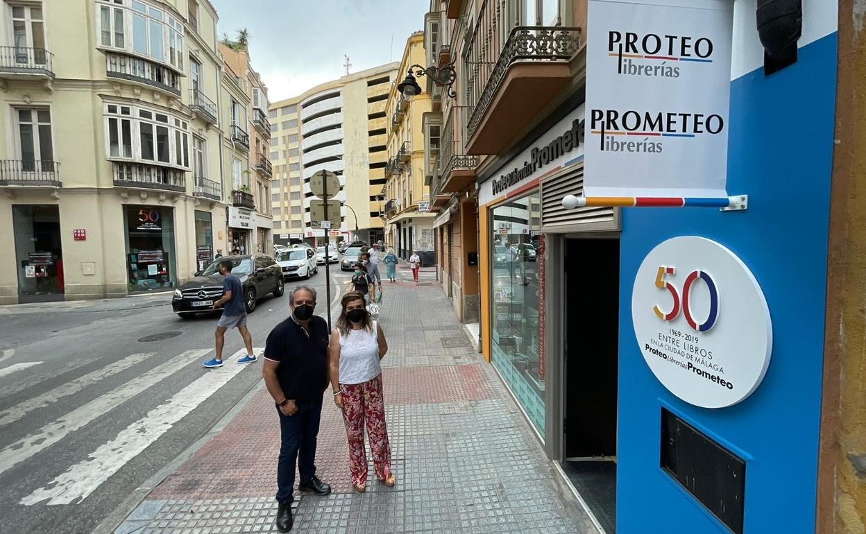 Librería Proteo reabre este jueves frente a su edificio incendiado