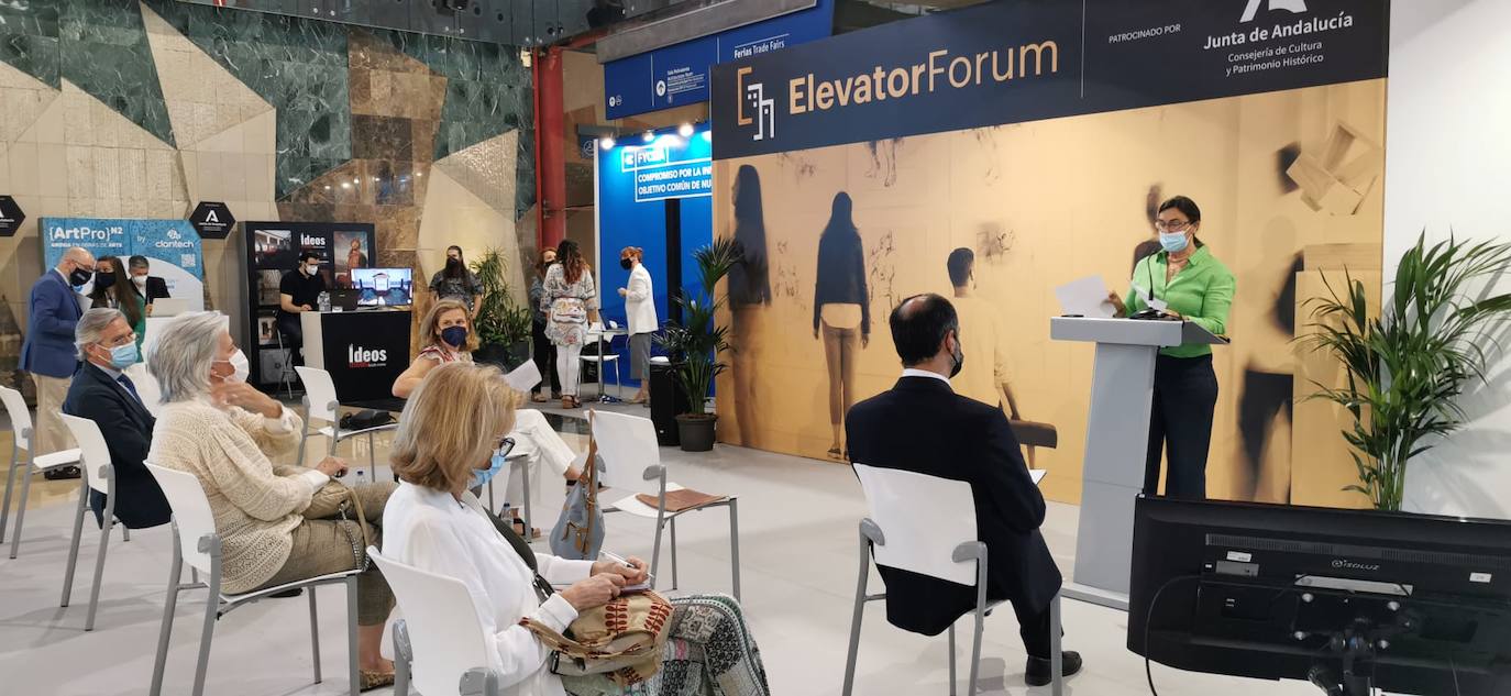 El foro internacional reúne este lunes y martes en el Palacio de Ferias de la capital a un millar de profesionales del sector cultural para debatir sobre cuestiones como los retos que plantea la digitalización de las instituciones artísticas o las nuevas relaciones que estas entidades empiezan a desarrollar con sus audiencias y sus entornos urbanos.