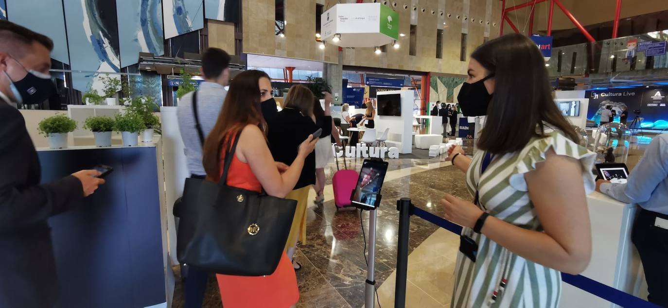 El foro internacional reúne este lunes y martes en el Palacio de Ferias de la capital a un millar de profesionales del sector cultural para debatir sobre cuestiones como los retos que plantea la digitalización de las instituciones artísticas o las nuevas relaciones que estas entidades empiezan a desarrollar con sus audiencias y sus entornos urbanos.