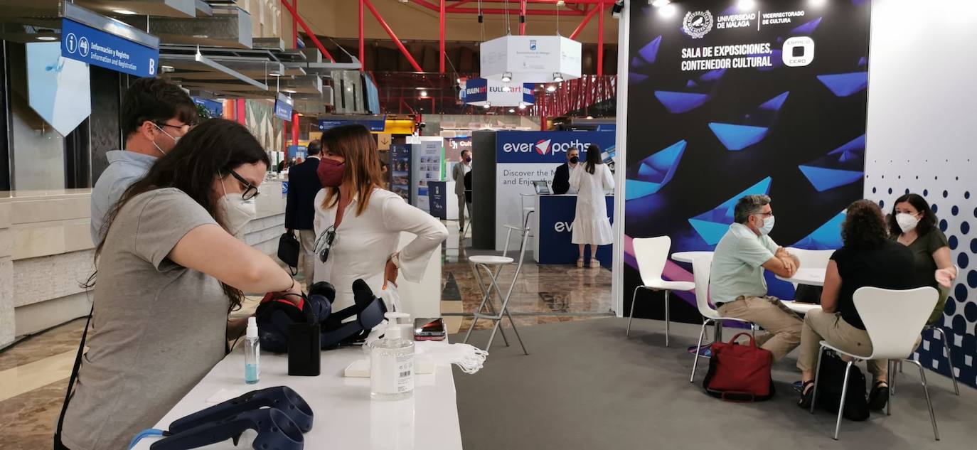 El foro internacional reúne este lunes y martes en el Palacio de Ferias de la capital a un millar de profesionales del sector cultural para debatir sobre cuestiones como los retos que plantea la digitalización de las instituciones artísticas o las nuevas relaciones que estas entidades empiezan a desarrollar con sus audiencias y sus entornos urbanos.