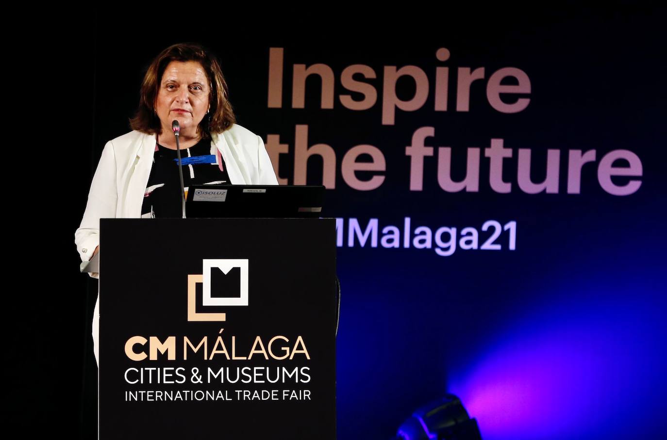 El foro internacional reúne este lunes y martes en el Palacio de Ferias de la capital a un millar de profesionales del sector cultural para debatir sobre cuestiones como los retos que plantea la digitalización de las instituciones artísticas o las nuevas relaciones que estas entidades empiezan a desarrollar con sus audiencias y sus entornos urbanos.