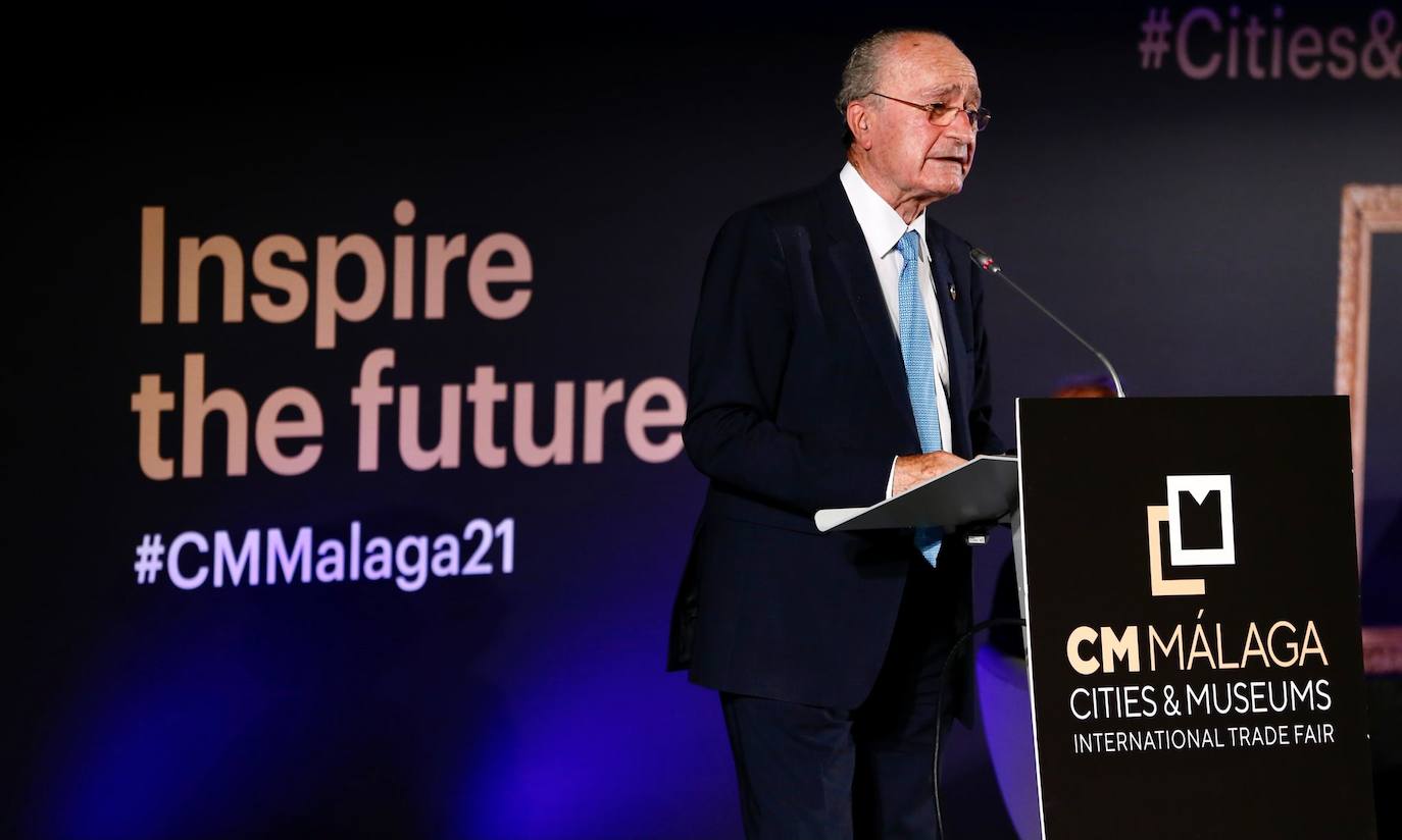 El foro internacional reúne este lunes y martes en el Palacio de Ferias de la capital a un millar de profesionales del sector cultural para debatir sobre cuestiones como los retos que plantea la digitalización de las instituciones artísticas o las nuevas relaciones que estas entidades empiezan a desarrollar con sus audiencias y sus entornos urbanos.