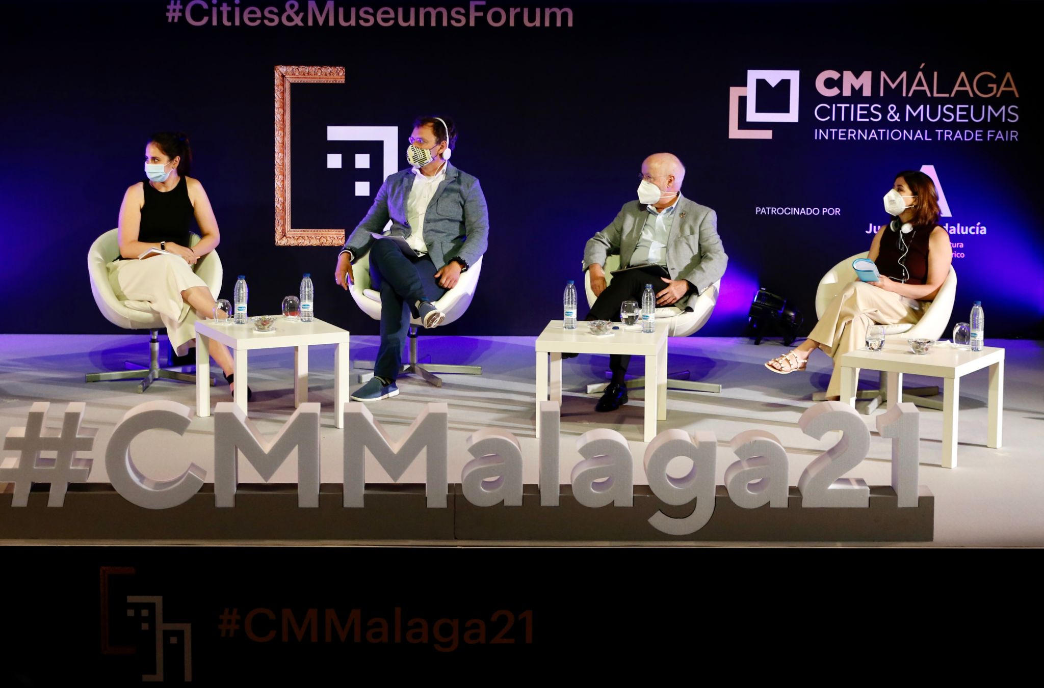 El foro internacional reúne este lunes y martes en el Palacio de Ferias de la capital a un millar de profesionales del sector cultural para debatir sobre cuestiones como los retos que plantea la digitalización de las instituciones artísticas o las nuevas relaciones que estas entidades empiezan a desarrollar con sus audiencias y sus entornos urbanos.