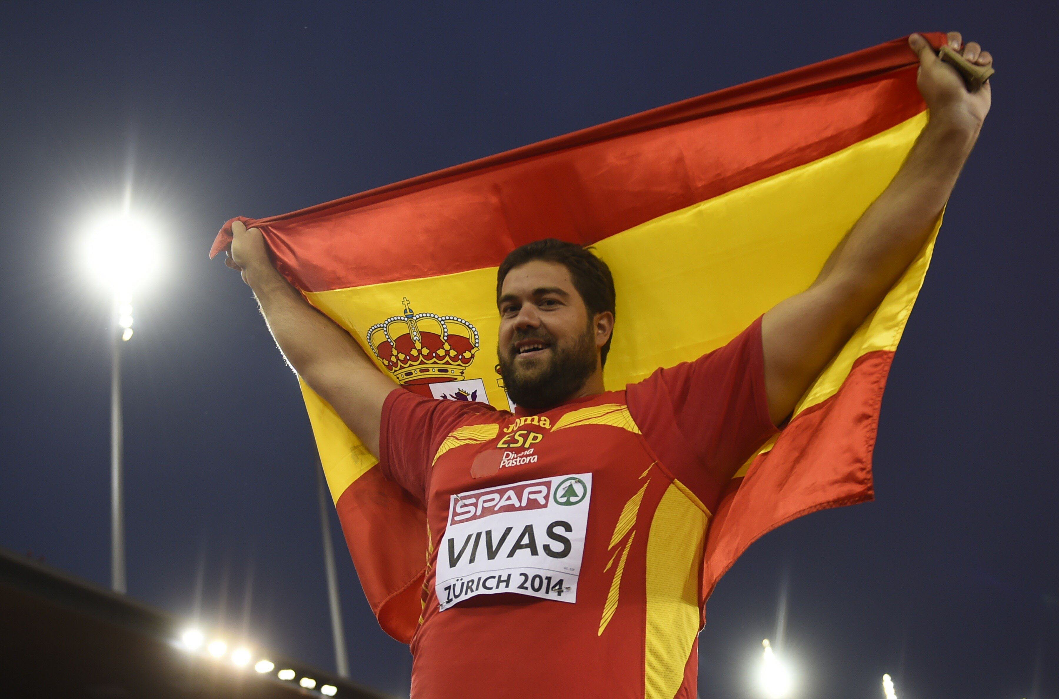 El atleta malagueño se retira del deporte profesional a los 37 años. «No hay que salir de Málaga para lograr grandes metas en el deporte», afirma en un emotivo acto de despedida con familiares, amigos, deportistas e instituciones el laureado lanzador de peso