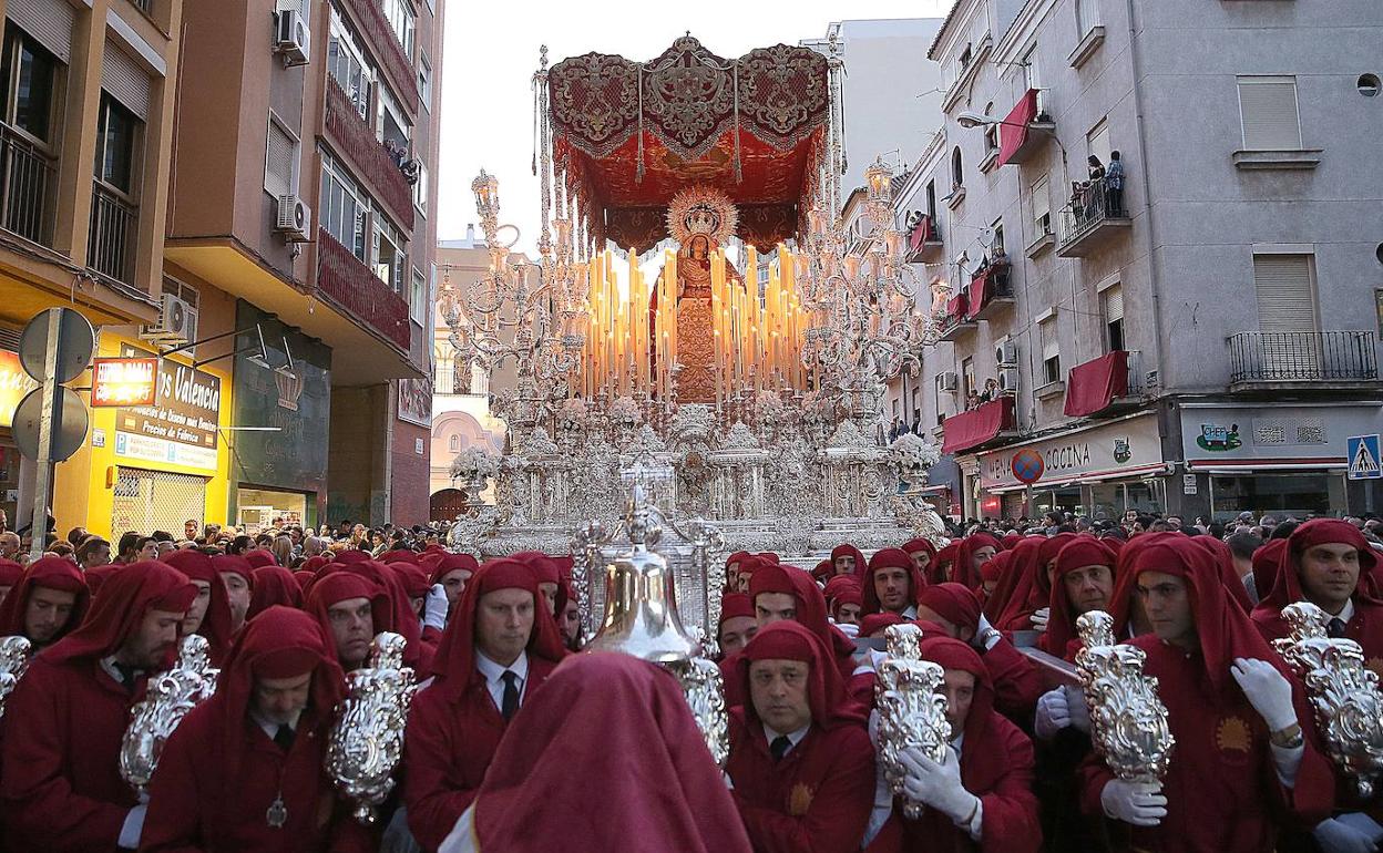 Salida procesional de María Santísima de la Amargura Coronada. 