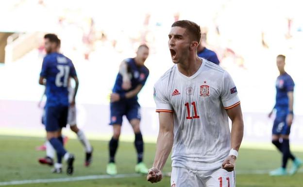 Ferran Torres celebra el gol que le marcó a Eslovaquia. 