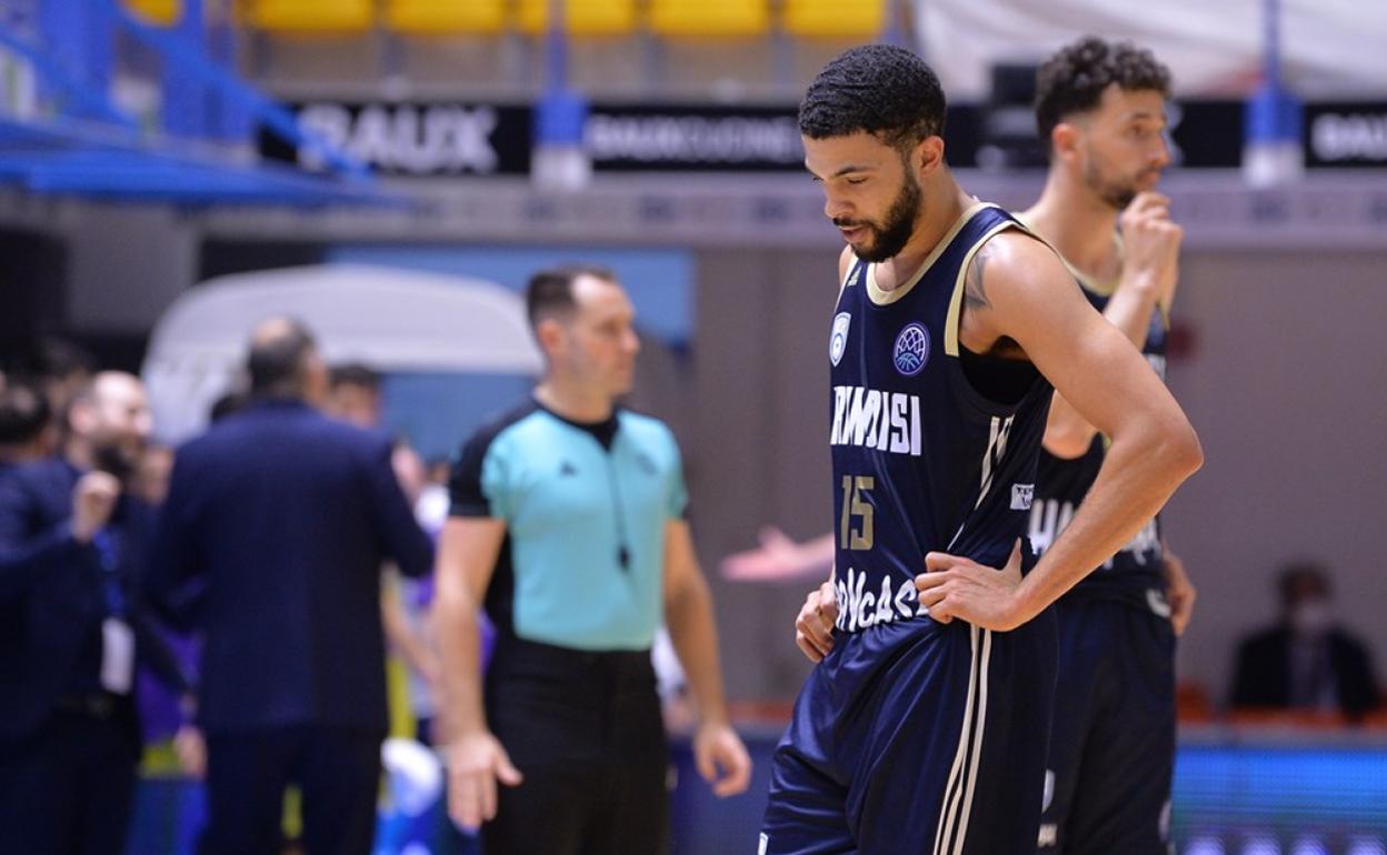 Darius Thompson, pensativo durante un partido. 