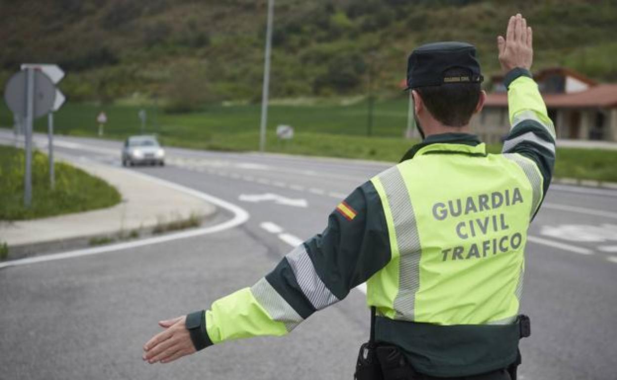 Imagen de archivo de un guardia civil de Tráfico. 