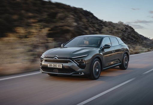 Galería. Fotogalería: Citroën C5 X, la berlina se aleja de la ortodoxia