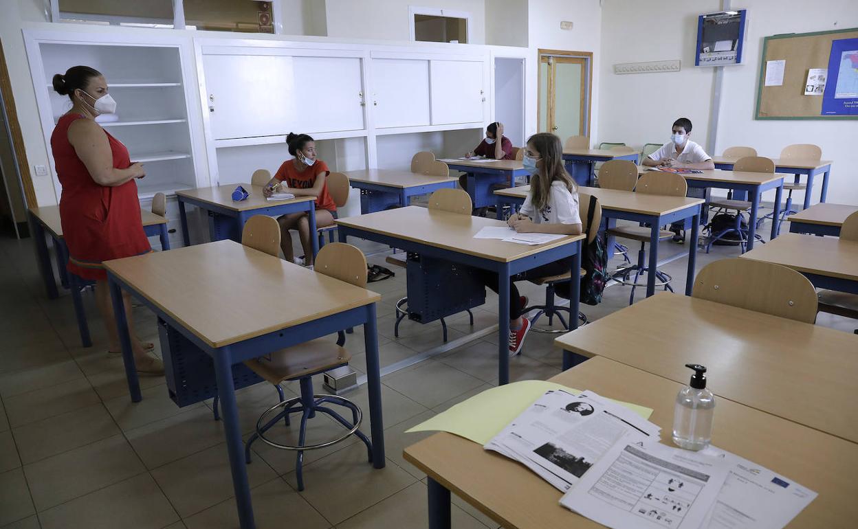 Una de las clases con alumnos de refuerzo, el año pasado en el IES Mediterráneo. 