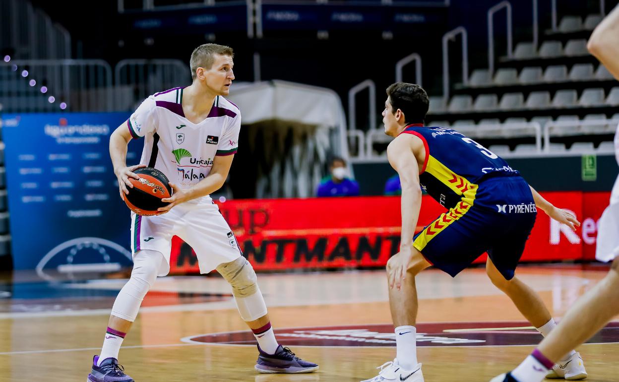 Waczynski, ante Paulí en un partido entre el Unicaja y el Andorra. 